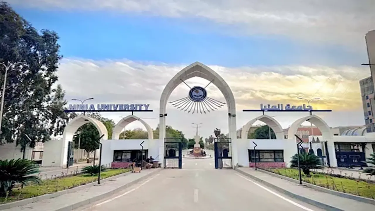 800 ميجا إنترنت ومستشفيات مميكنة.. استثمارات جامعة المنيا في التكنولوجيا خلال يوبيلها الذهبي