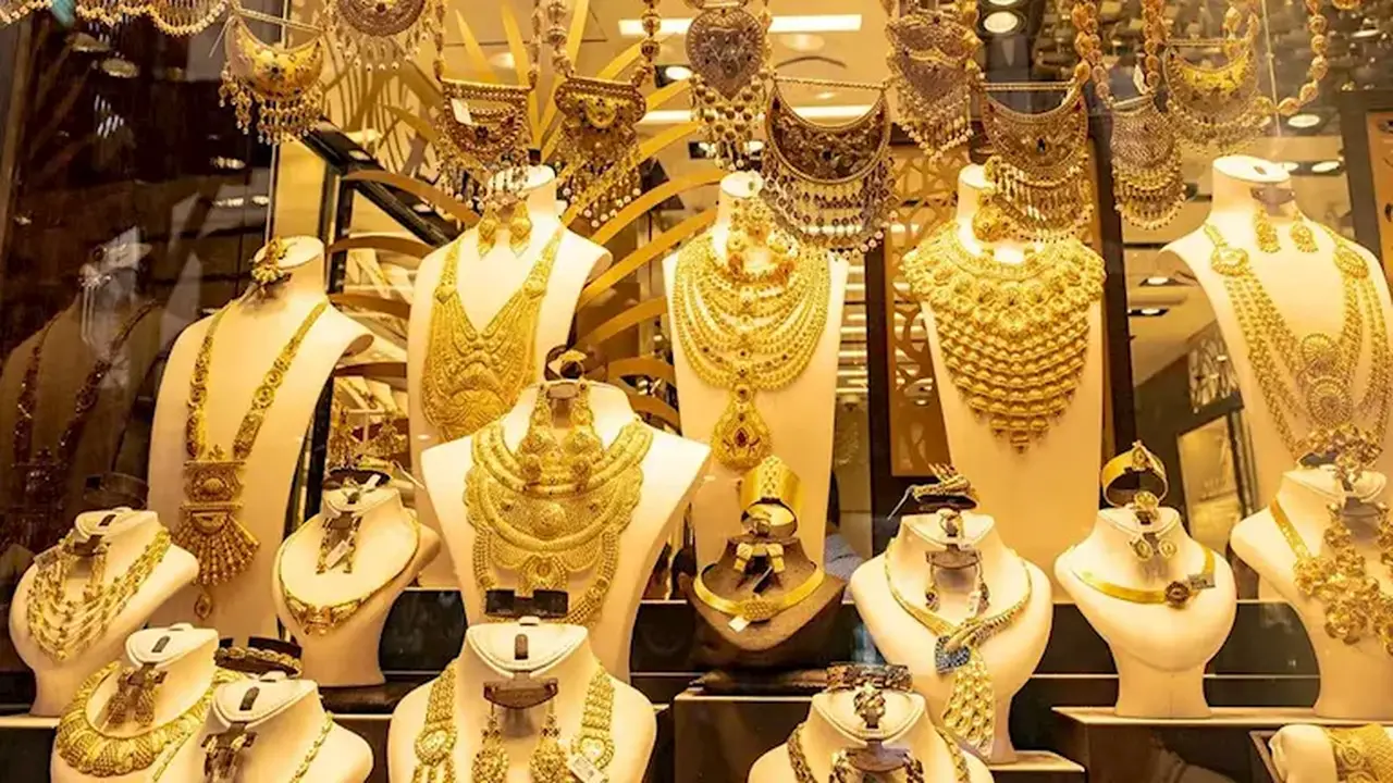 ارتفاع سعر الذهب عيار 21 إلى 5990 جنيهاً خلال تعاملات اليوم