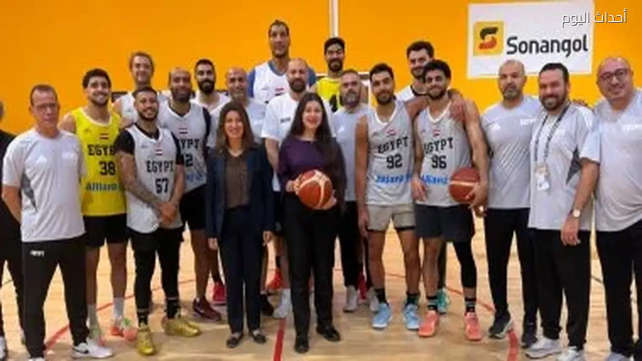 استقبال رسمي لبعثة منتخب السلة المصري في أنجولا والسفيرة تتابع التدريبات