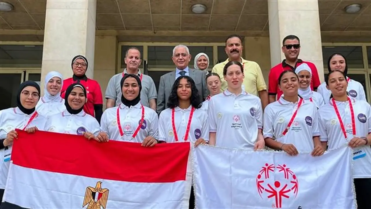سفير مصر في باريس يساند بطلات الأولمبياد الخاص قبل انطلاق كأس العالم لكرة القدم الموحدة