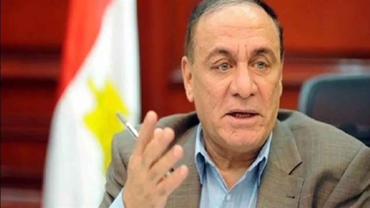 سمير فرج يكشف جوانب من حياة السيسي كطالب: ملتزم بالصلاة ويصوم الإثنين والخميس