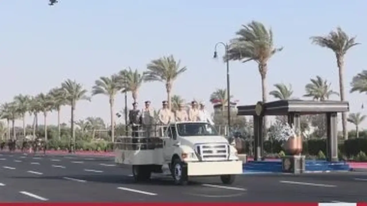 افتتاح القيادة الاستراتيجية بحضور الرئيس السيسي: عرض مهيب للقوات المسلحة