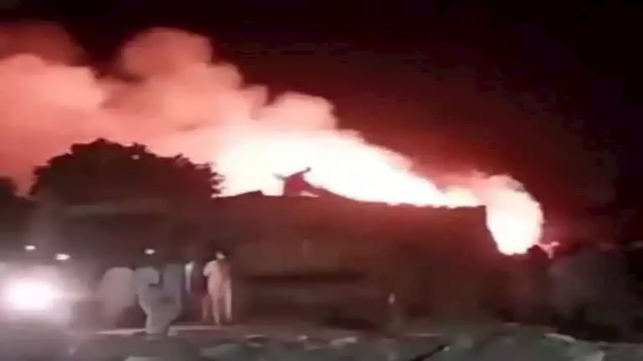 حريق هائل في مخازن التوابل بالمنيا بسبب ألعاب نارية خلال زفاف