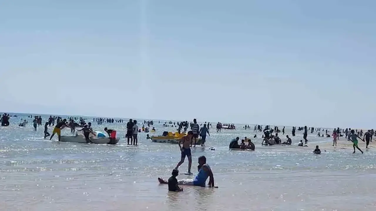 رأس سدر تتألق بشواطئ مجانية وحوادث غرق صفر في ذروة الموسم السياحي بجنوب سيناء