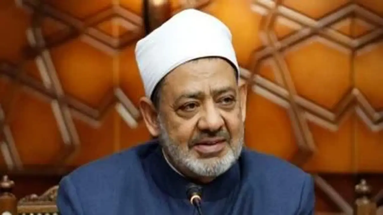 شيخ الأزهر يوافق على صرف 1600 جنيه مكافأة للعاملين بالتعليم تقديراً لانضباط الامتحانات