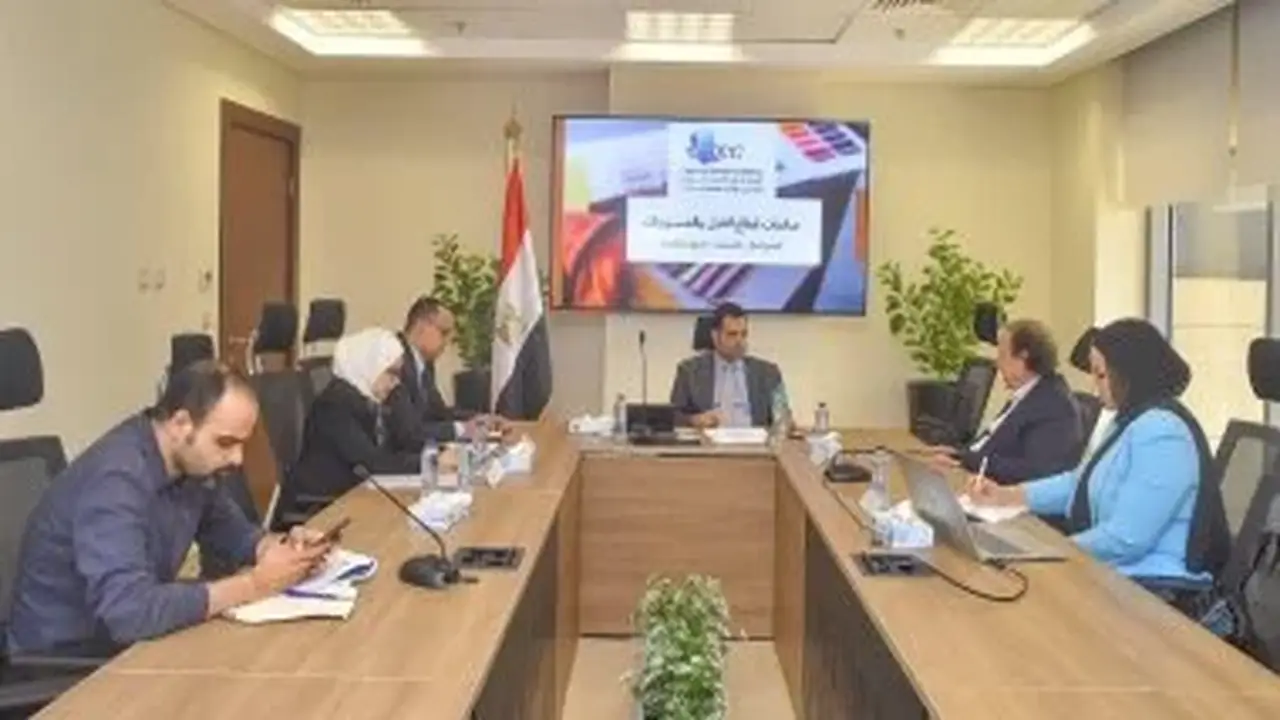 اجتماع بين صندوق تنمية الصادرات والمجلس التصديري للغزل والمنسوجات لبحث تعزيز الصادرات