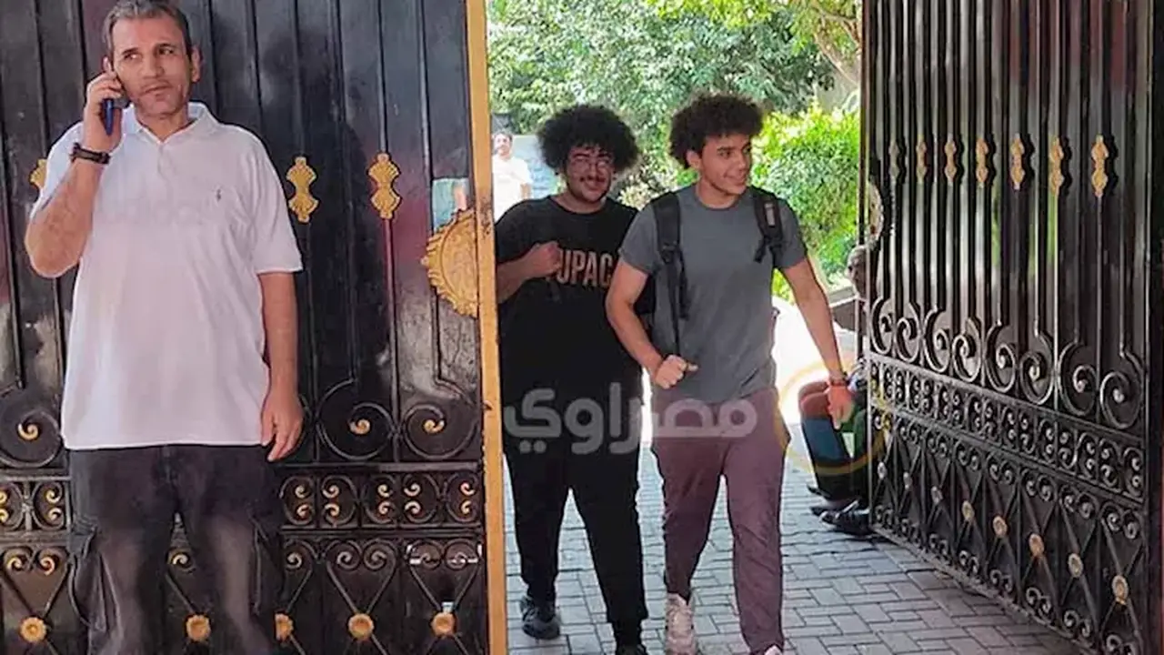 لحظة خروج طلاب الثانوية العامة من امتحان الرياضيات البحتة