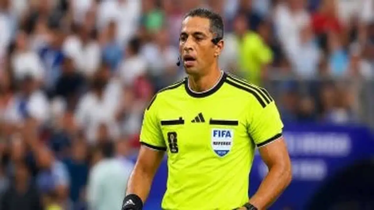 طاقم تحكيم مصري بقيادة أمين عمر لمباراة الأهلي السعودي وأوكلاند في كأس الإنتركونتيننتال
