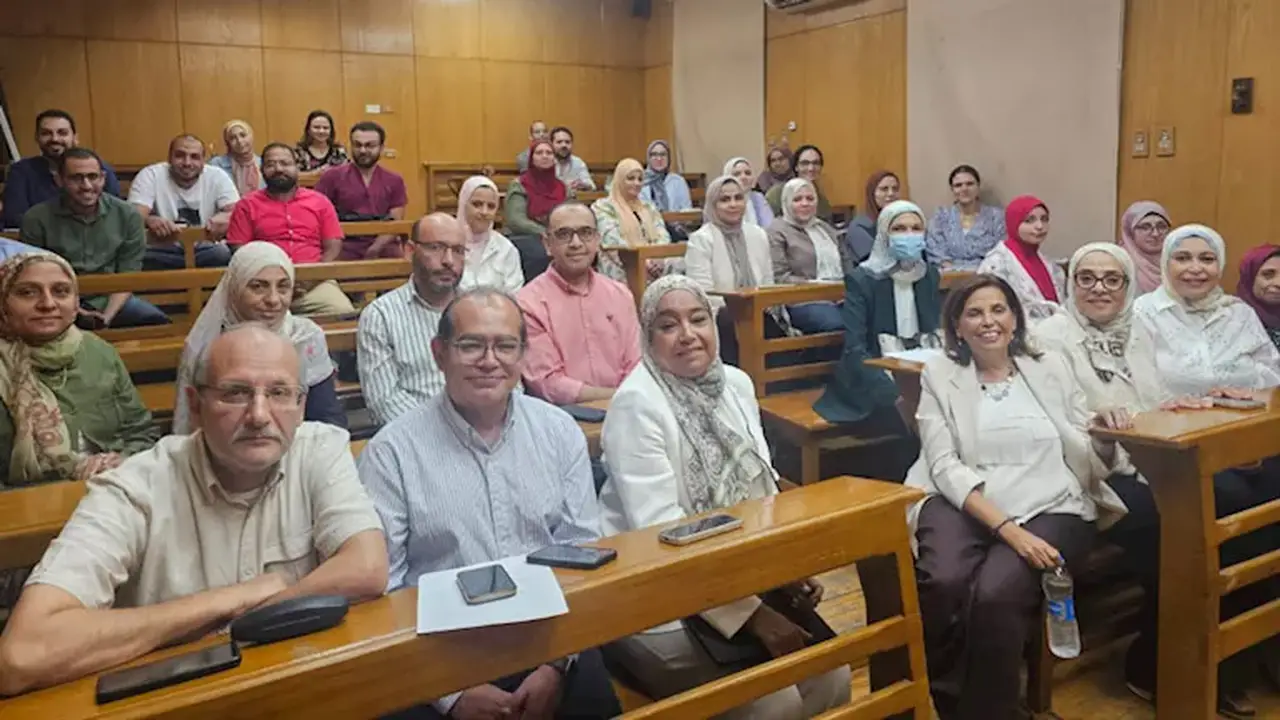 جامعة القاهرة تناقش أحدث بروتوكولات التخدير الآمن للأطفال