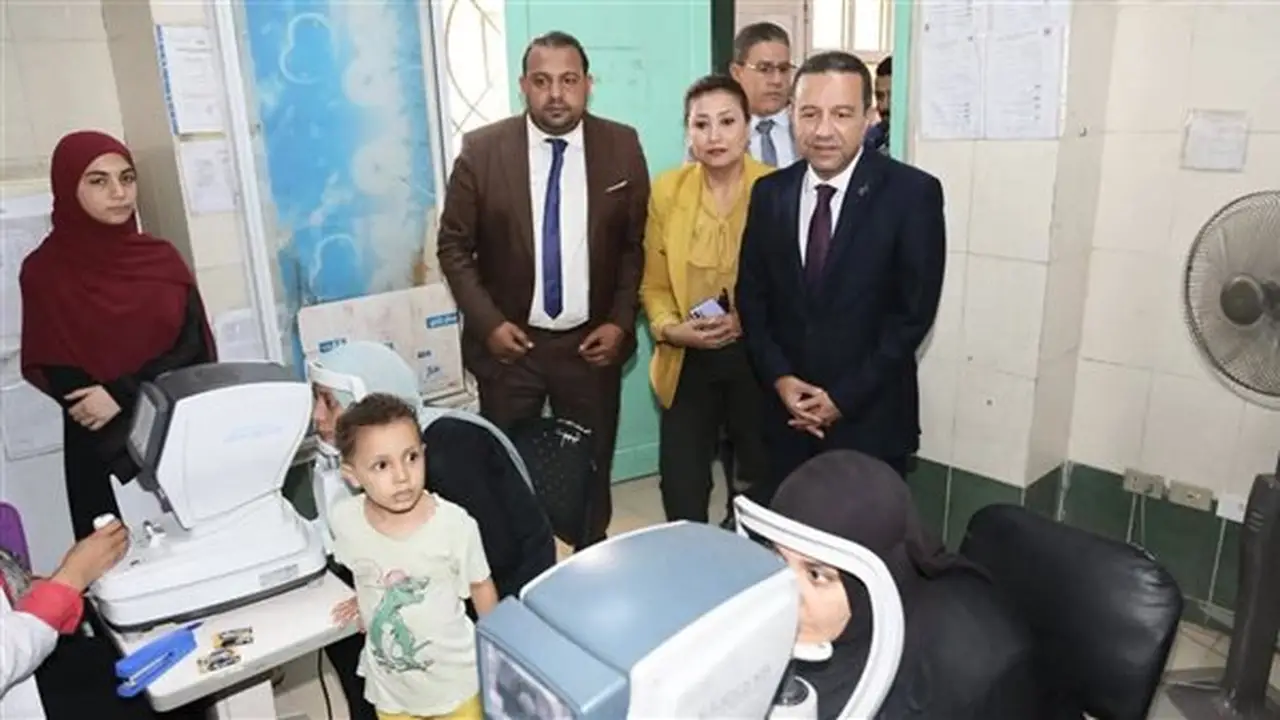 رئيس الوزراء يستعرض تقريراً عن قافلة طبية شاملة في المنوفية