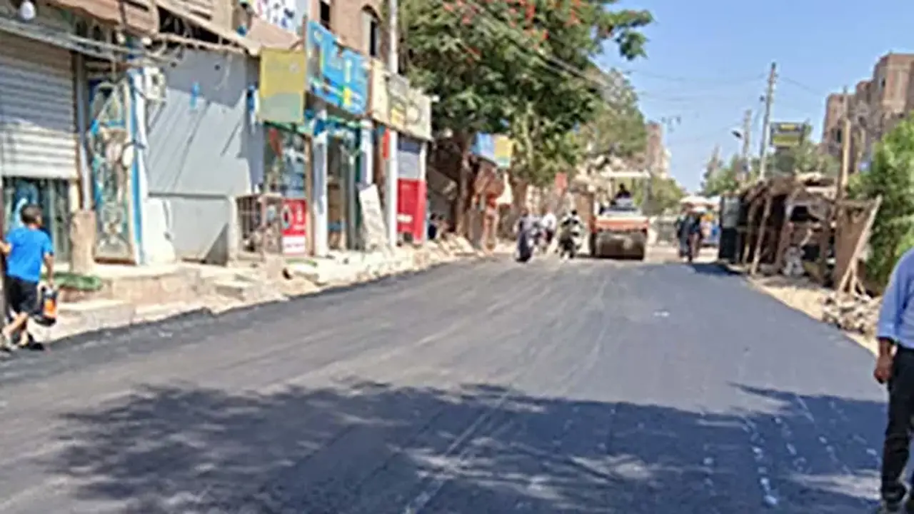 بدء تطوير ورصف طريق أبو صير بالحوامدية في الجيزة بعرض 11 مترًا – (صور)
