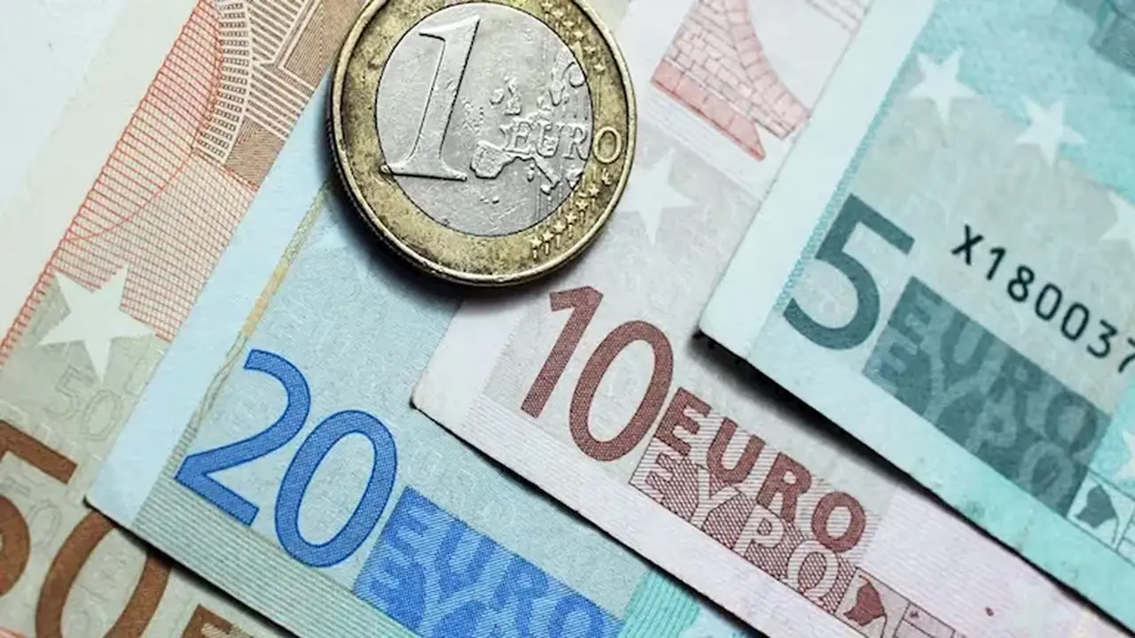 ارتفاع سعر اليورو أمام الجنيه خلال تعاملات اليوم