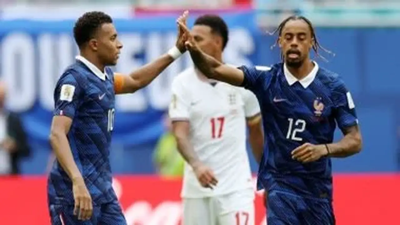 فرنسا تضيف الهدف الثاني في مرمى إنجلترا والنتيجة 4-2
