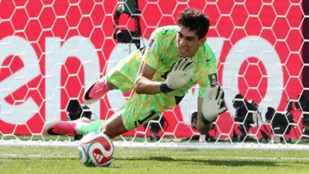 ياسين بونو يحقق إنجازًا تاريخيًا بتصديه لركلة جزاء أمام فرنسا في كأس العالم 2026