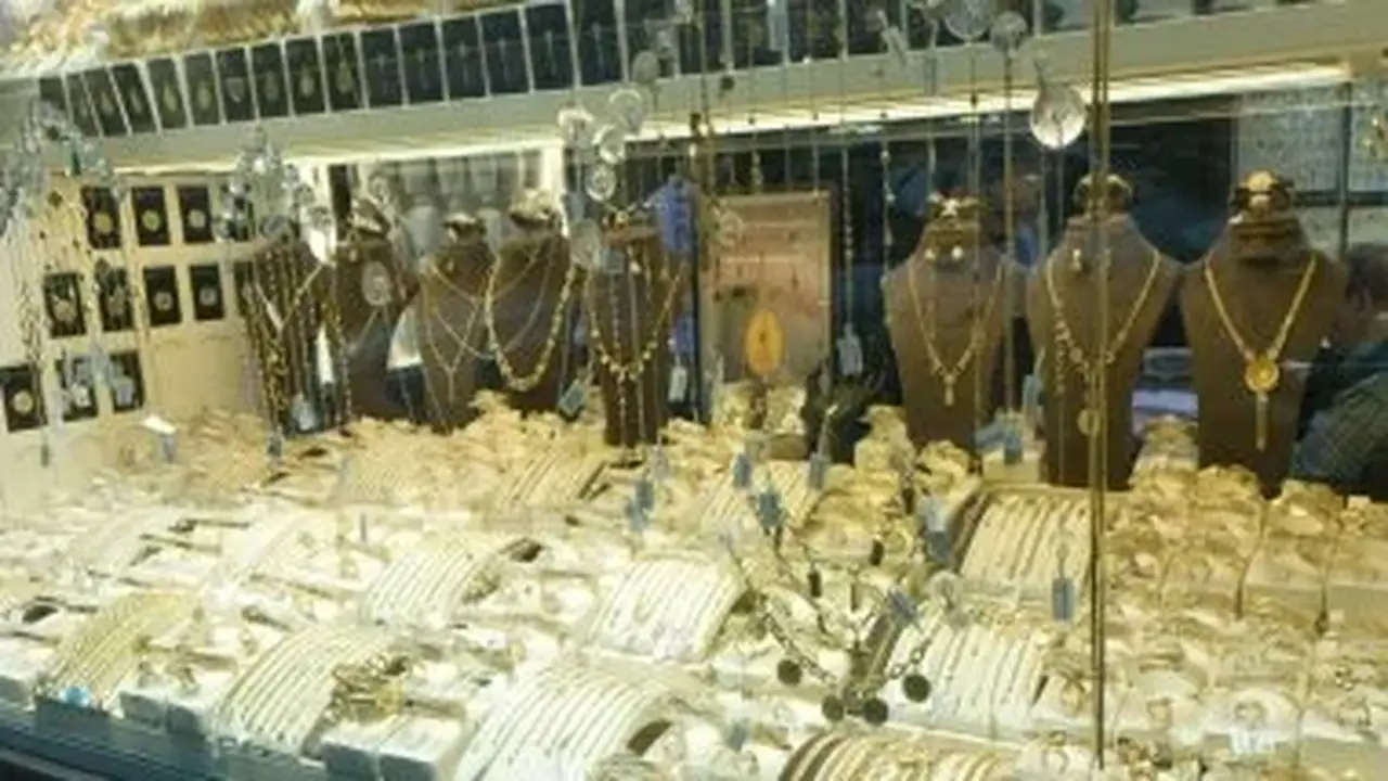 تحديث سعر الذهب العالمي والمحلي: تجاوز 4 آلاف دولار