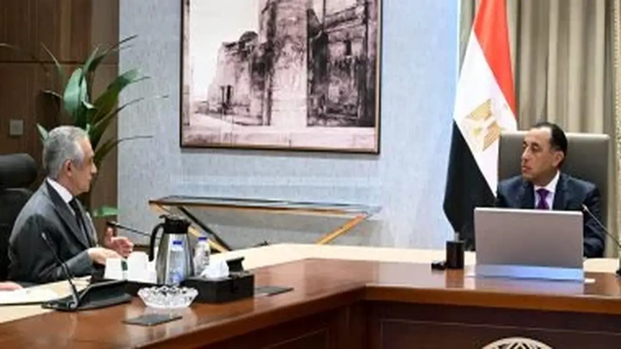 رئيس الوزراء يتابع تطوير خدمات الشهر العقاري والتوثيق خلال اجتماع مع وزير العدل