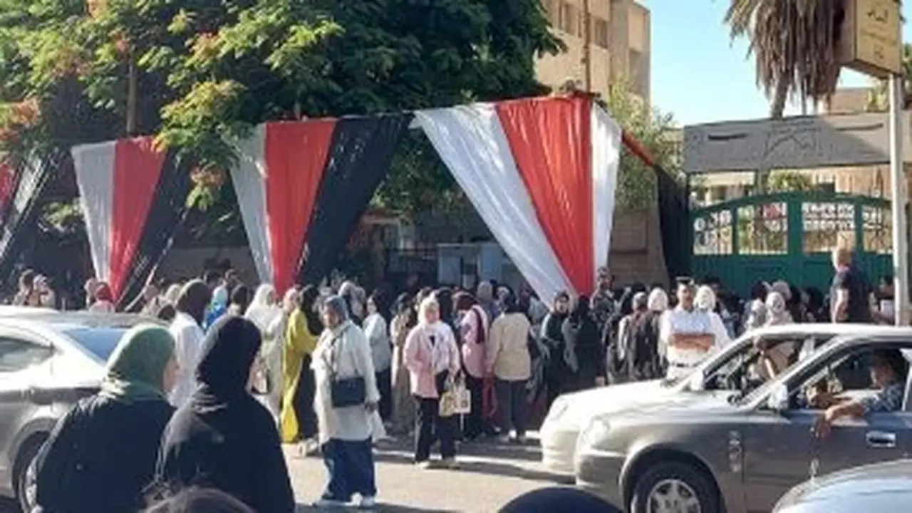 لجان الثانوية العامة تبدأ تفتيش الطلاب قبيل آخر امتحانات 2026