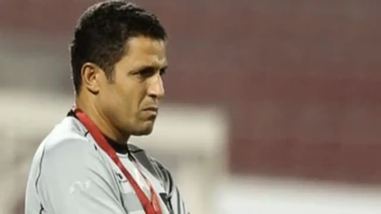 تشكيل الجهاز المعاون لعموتة في الأهلي ورواتبهم قبل الإعلان الرسمي