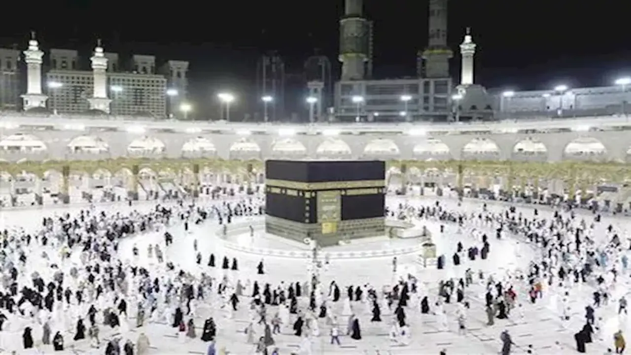 ضوابط جديدة للإعلان عن برامج العمرة على الإنترنت قبل الحجز