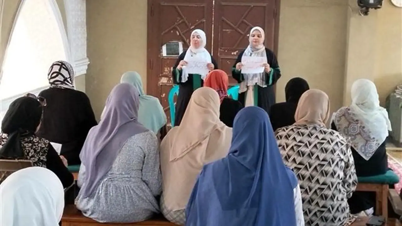 قوافل الواعظات بأوقاف البحيرة تواصل رسالتها الدعوية تحت شعار: «القسوة ليست وسيلة للتربية»