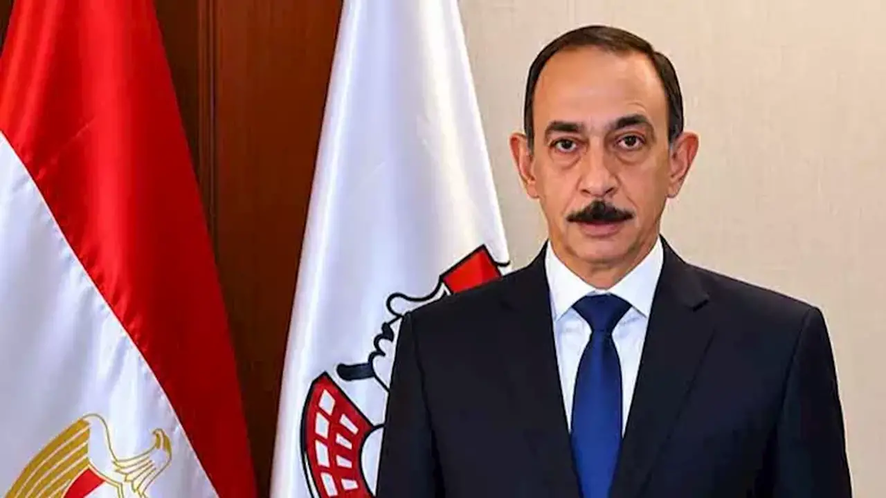 محافظ سوهاج يحظر استخدام الألقاب الأكاديمية بدون مستندات رسمية