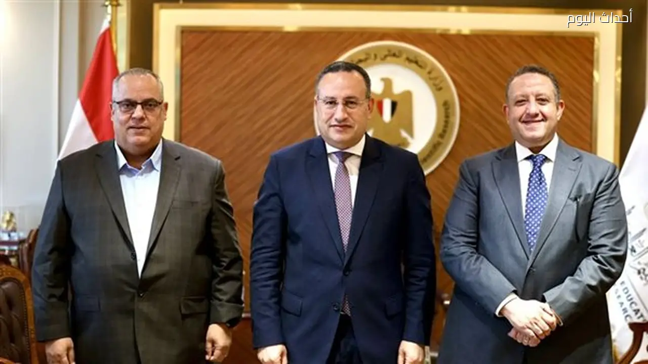 وزير التعليم العالي يبحث إطلاق مسارات جديدة في الهندسة لدعم الابتكار