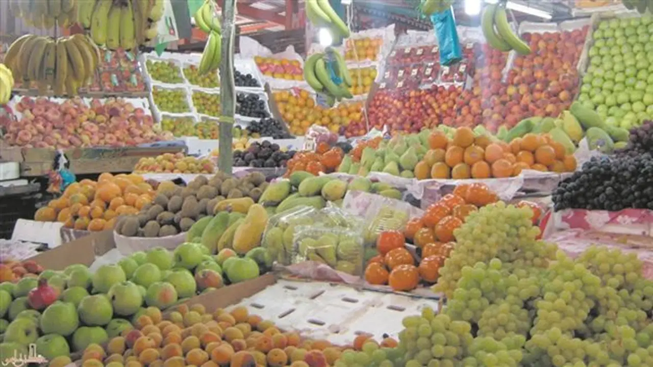 تساؤلات حول جودة الفاكهة الصيفية: ارتفاع الأسعار وفقدان الطعم