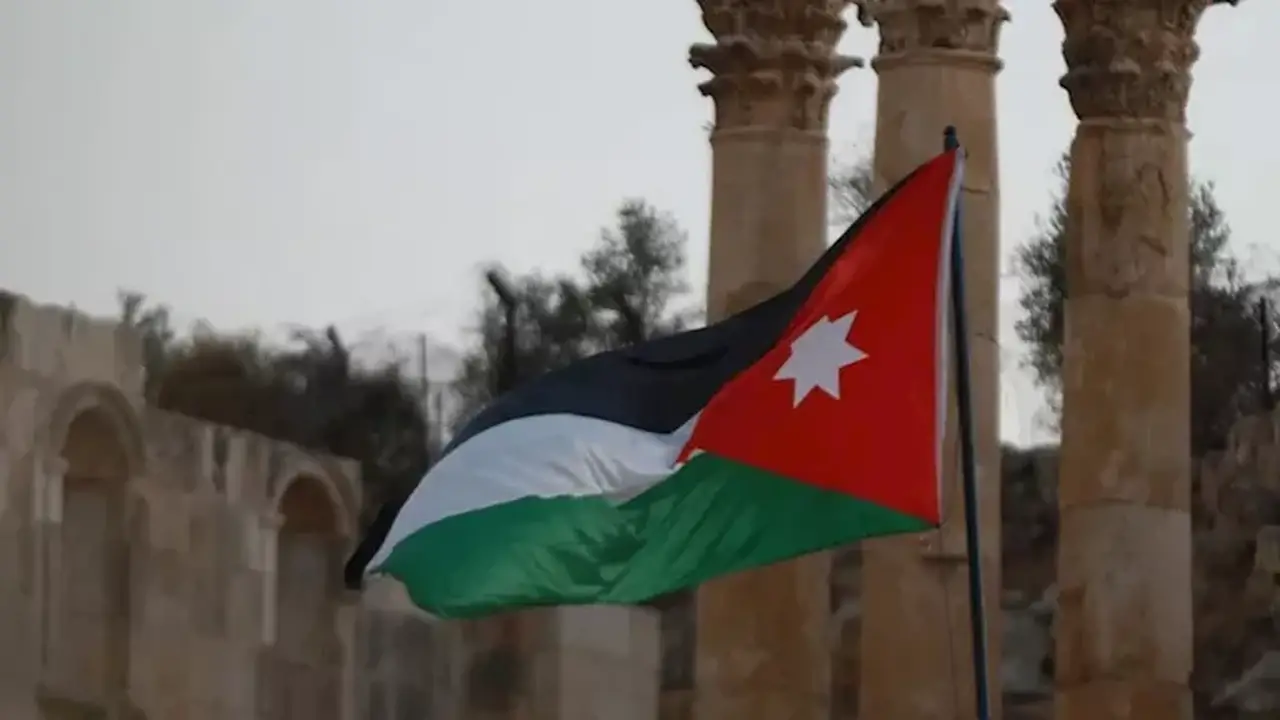 الأردن يعلن حدادًا عامًا لمدة 4 أيام على وفاة أمير قطر حمد بن خليفة