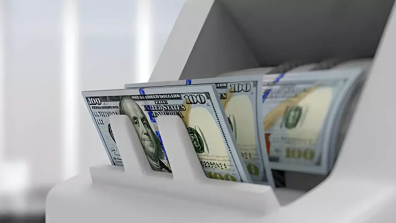 هبوط الدولار أمام الجنيه: الأسباب والتوقعات المستقبلية