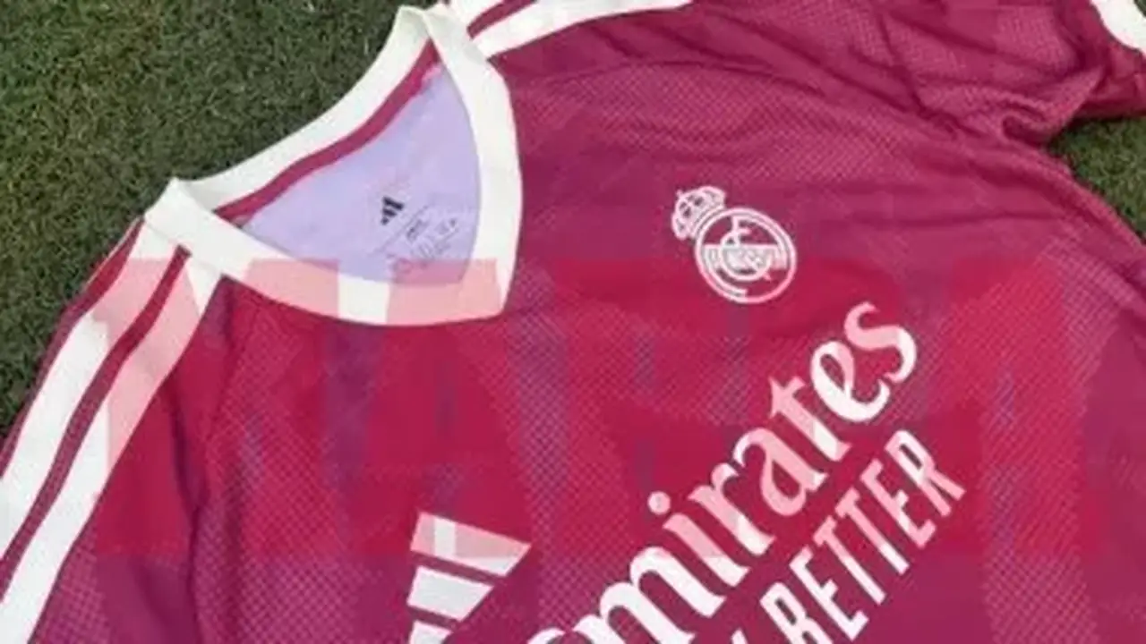صحيفة ماركا تكشف عن القميص الثالث لريال مدريد.. صور جديدة