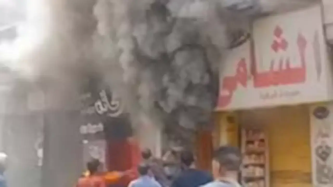 السيطرة على حريق بمحل خردوات في باكوس بالإسكندرية نتيجة ماس كهربائي – صور