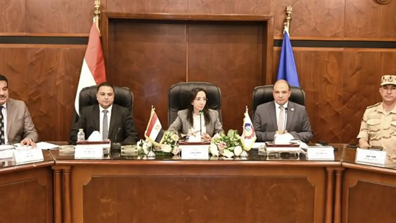 مجلس تنفيذي البحيرة ينعقد برئاسة الدكتورة جاكلين عازر