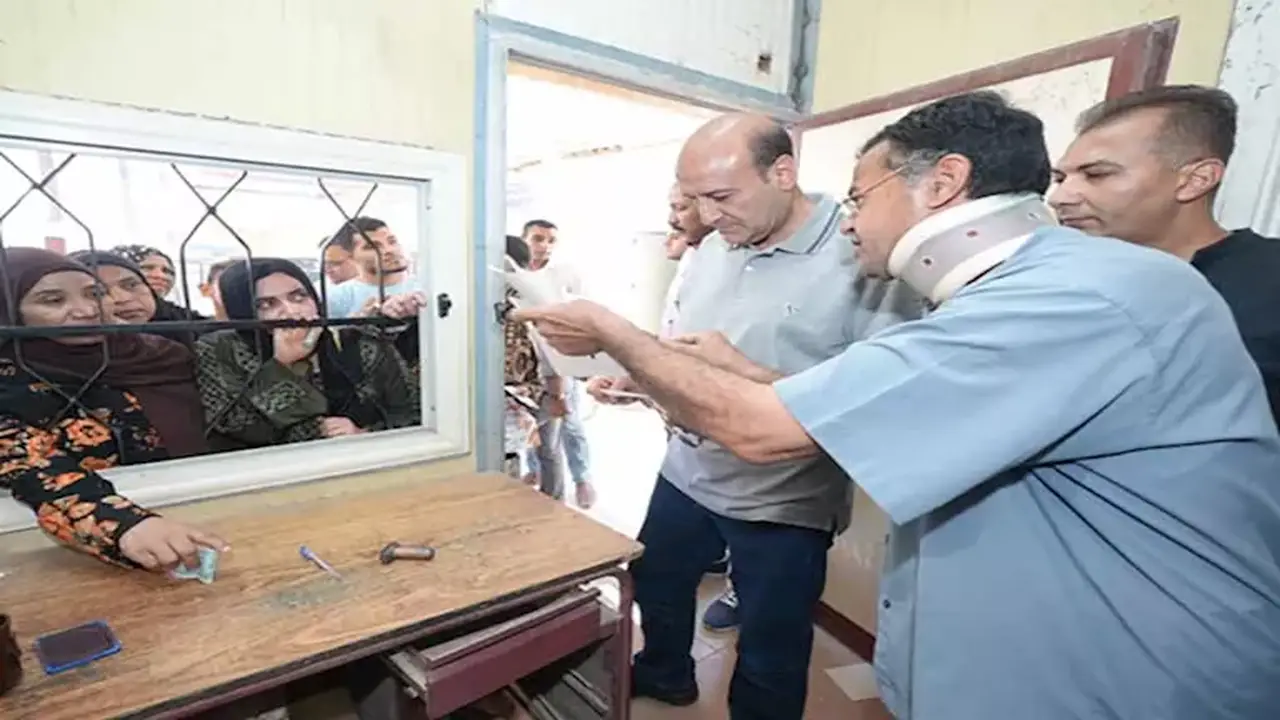 محافظ أسيوط يقوم بزيارة مفاجئة لمستشفى الإيمان ويؤكد على تسهيل إجراءات المرضى