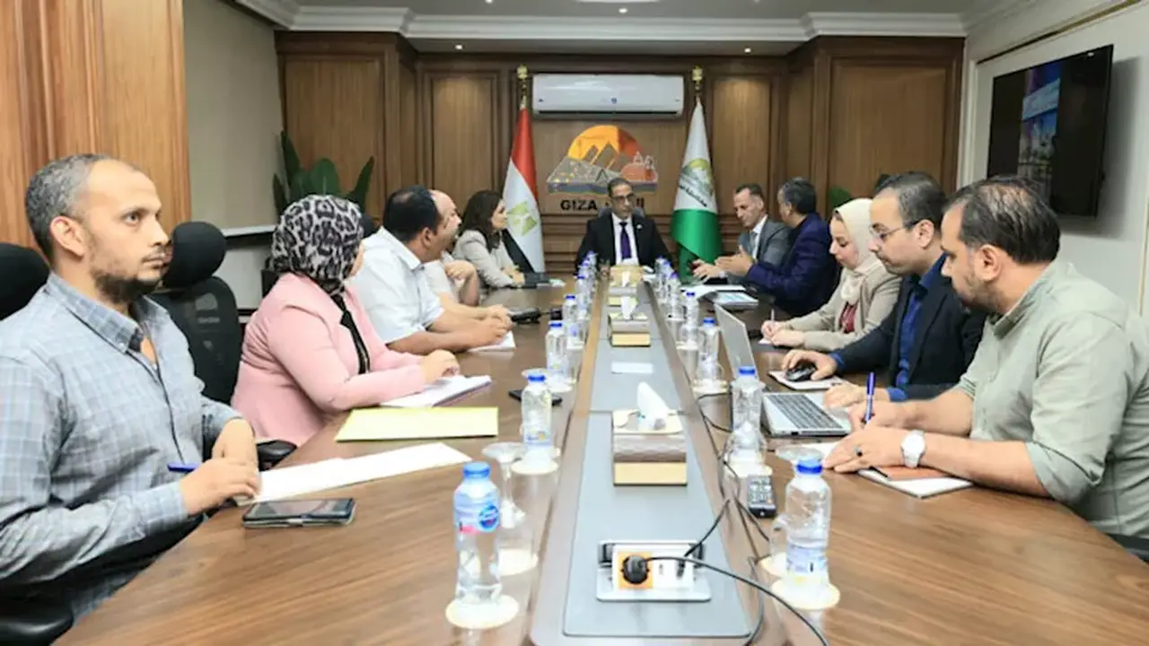 محافظ الجيزة يتابع تطوير ميدان الغاز وإنشاء سوق حضاري بديل في الوراق
