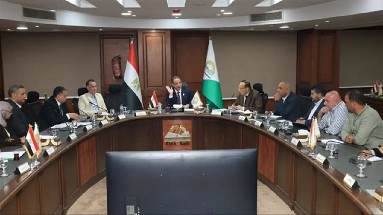 محافظ الجيزة يتابع إجراءات توفيق أوضاع الكيانات التعليمية
