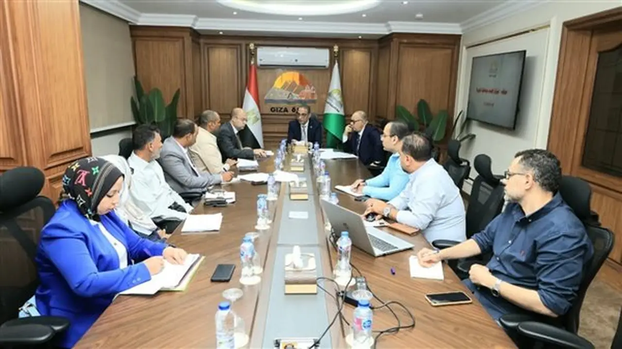 محافظ الجيزة يتابع مشروعات مركز الصف: إنجاز 95% في ملفات التصالح