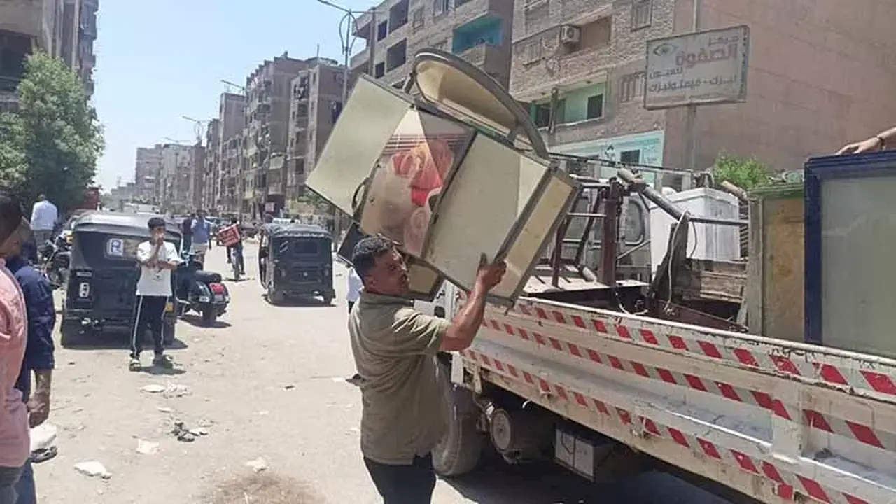محافظ الجيزة يوجه بحملات فورية للنظافة وإزالة الإشغالات خلال جولة ميدانية موسعة