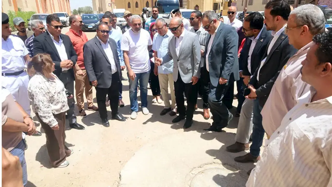 محافظ السويس يوجه بدراسة إنشاء كوبري يربط مدينتي أحمد زويل والملك عبدالله