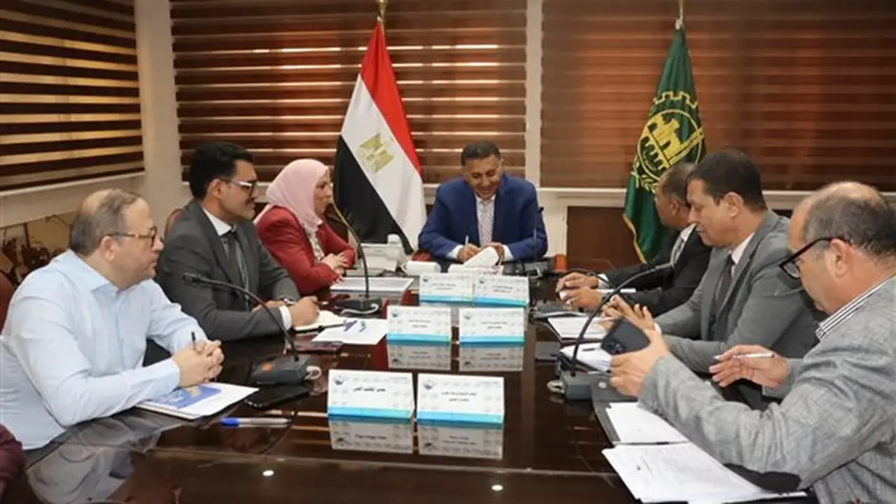 محافظ القليوبية يترأس اجتماعًا لمتابعة مشروعات مياه الشرب والصرف الصحي