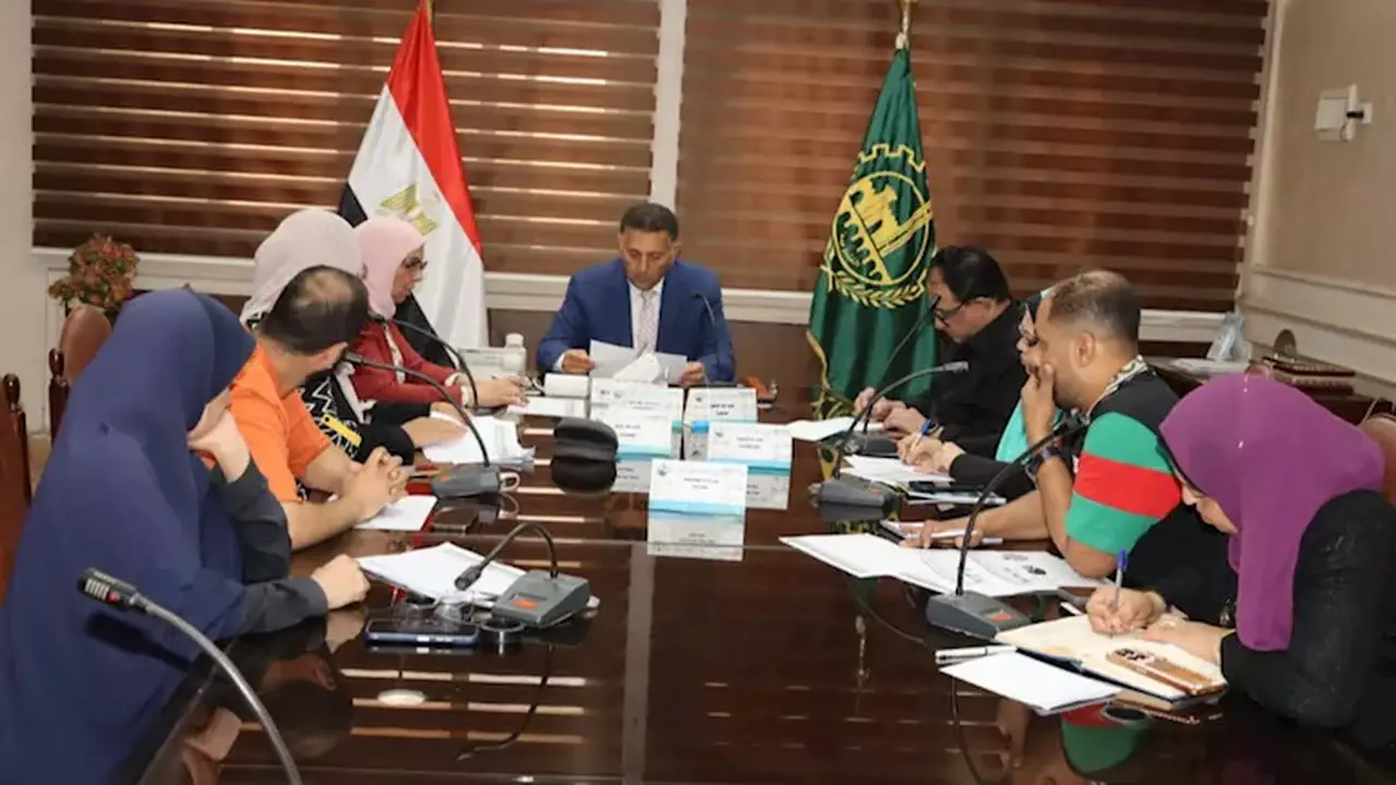 محافظ القليوبية يؤكد على أهمية فحص طلبات تقنين الأراضي ويطلق حملات توعية للمواطنين
