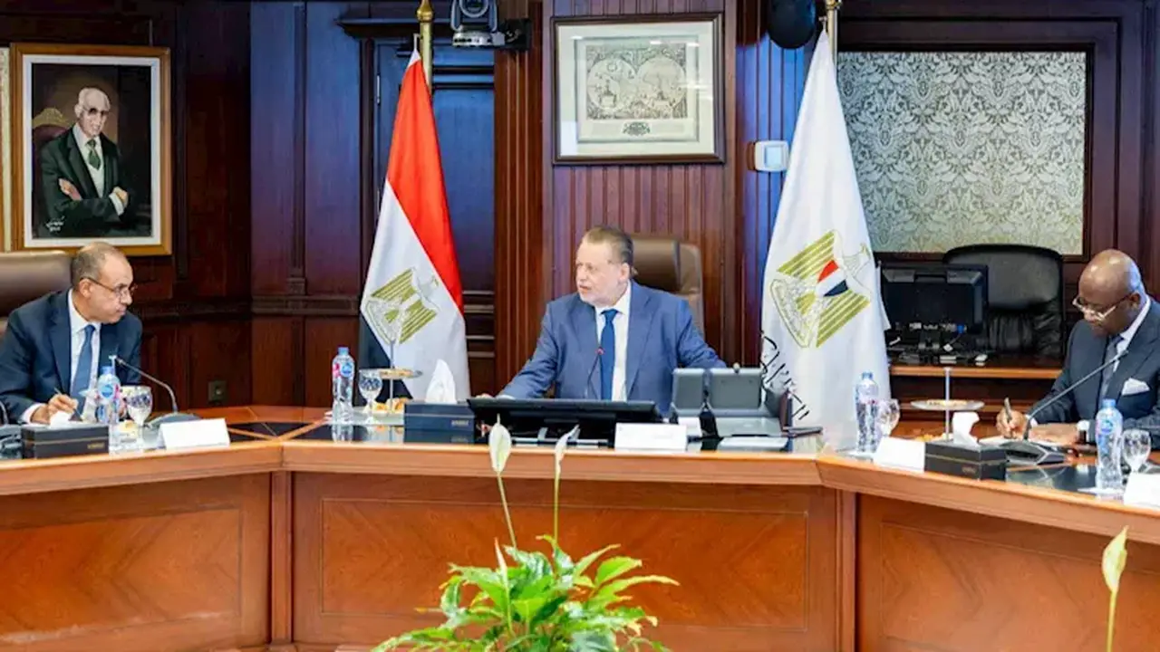 محافظ البنك المركزي يبحث تحضيرات منتدى إفريقيا للأعمال مع وزير الخارجية ورئيس أفريكسيم بنك