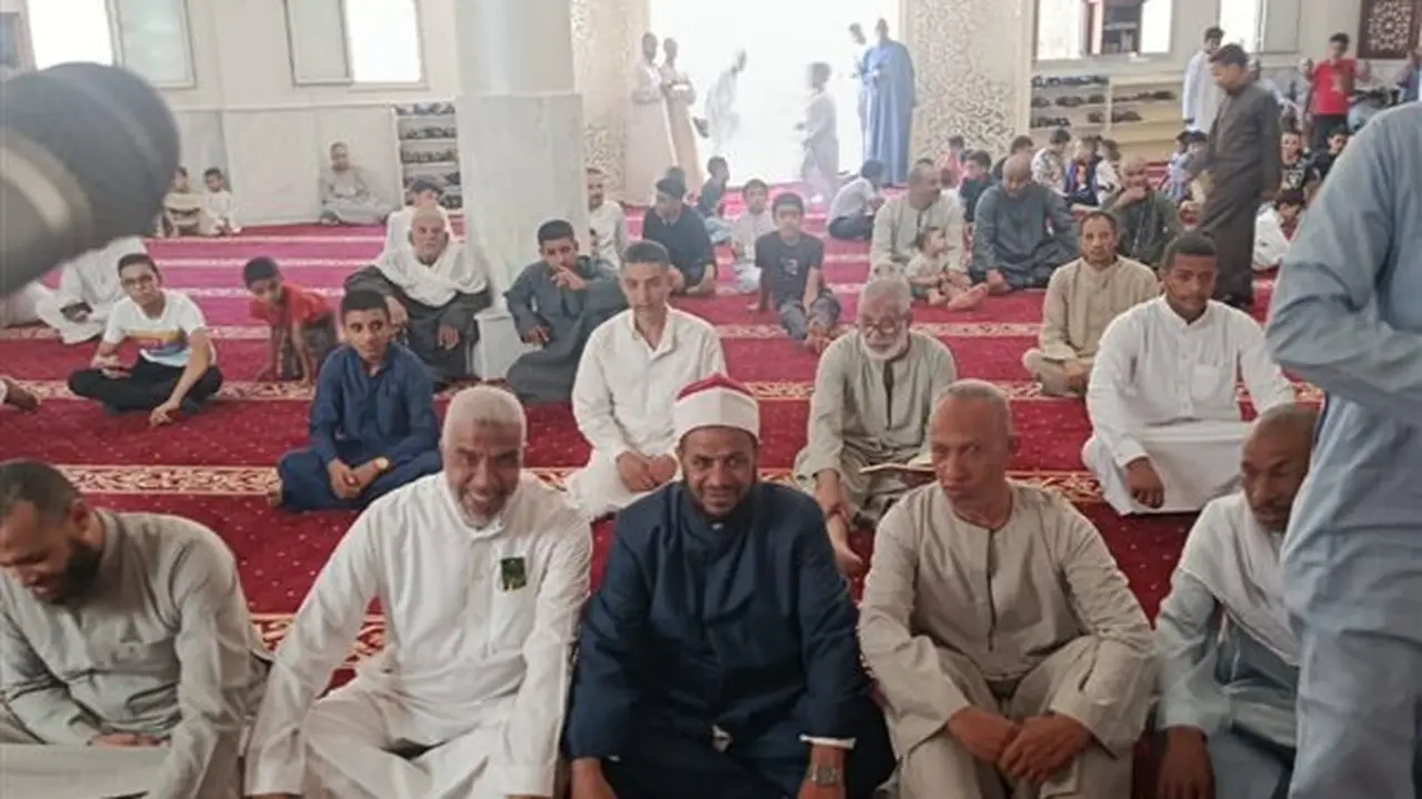 محافظ المنيا يفتتح مسجدين جديدين بملوي وديرمواس