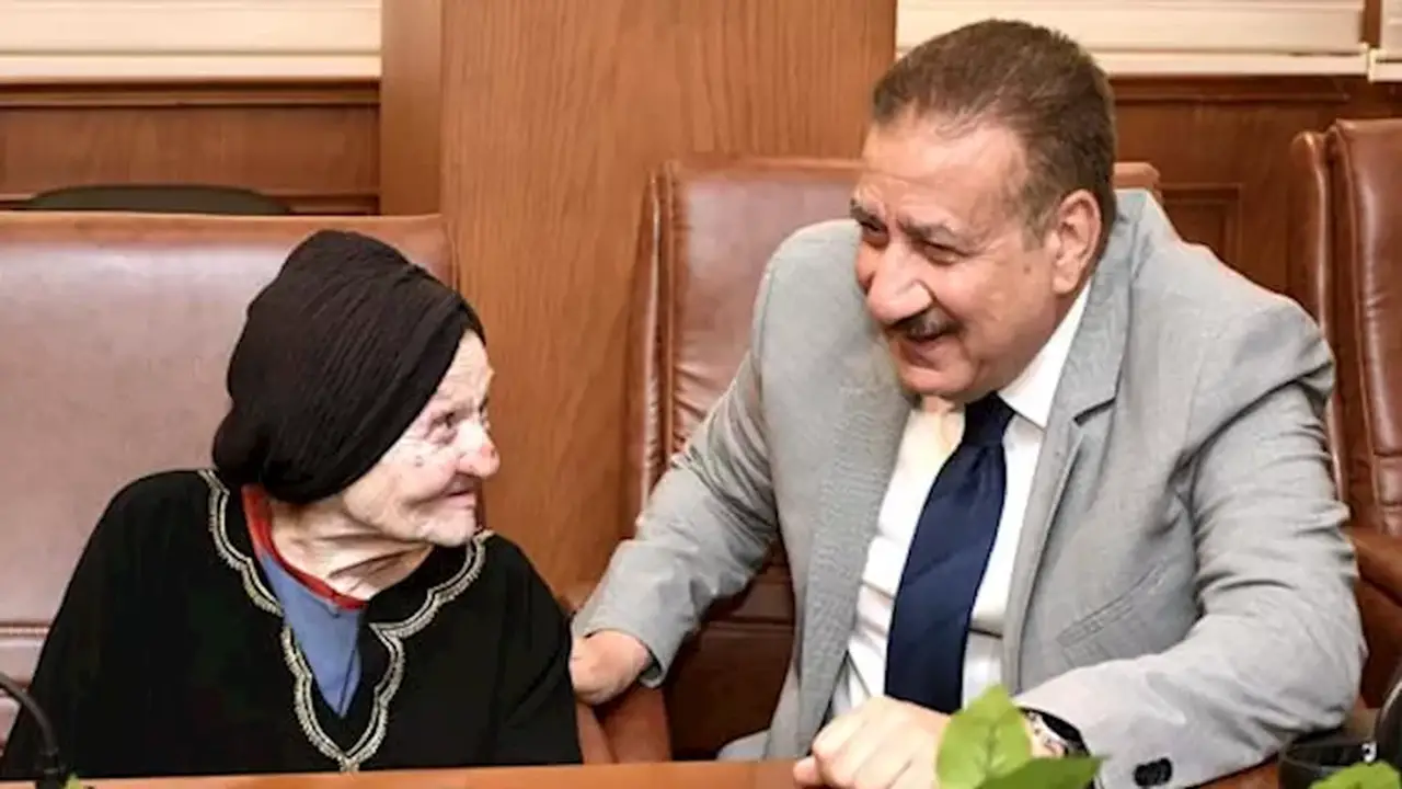 محافظ بورسعيد يتابع ترميم عقار حريق حي العرب ويوجه بعلاج طفل بمستشفى النصر