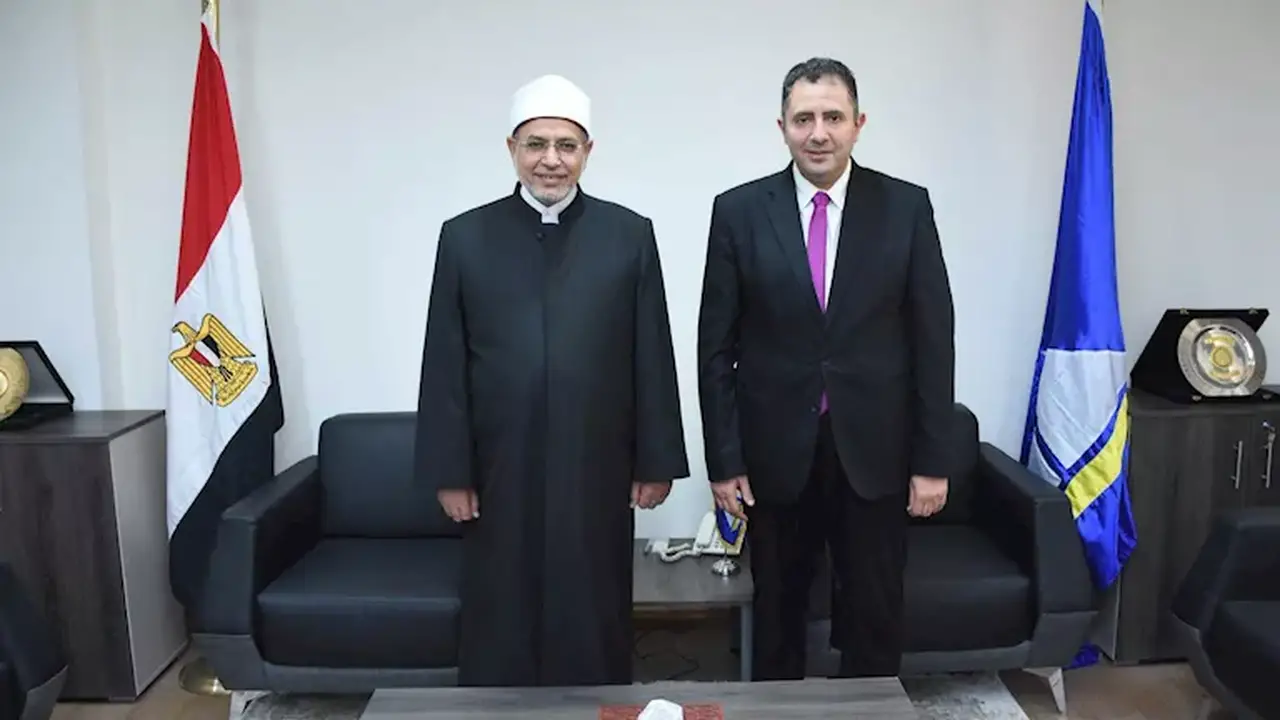 محافظ دمياط يستقبل رئيس جامعة الأزهر لبحث سبل التعاون المشترك