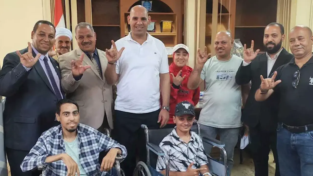 محافظ سوهاج يتيح وظائف لـ3 شباب من ذوي الهمم بالقطاع الخاص