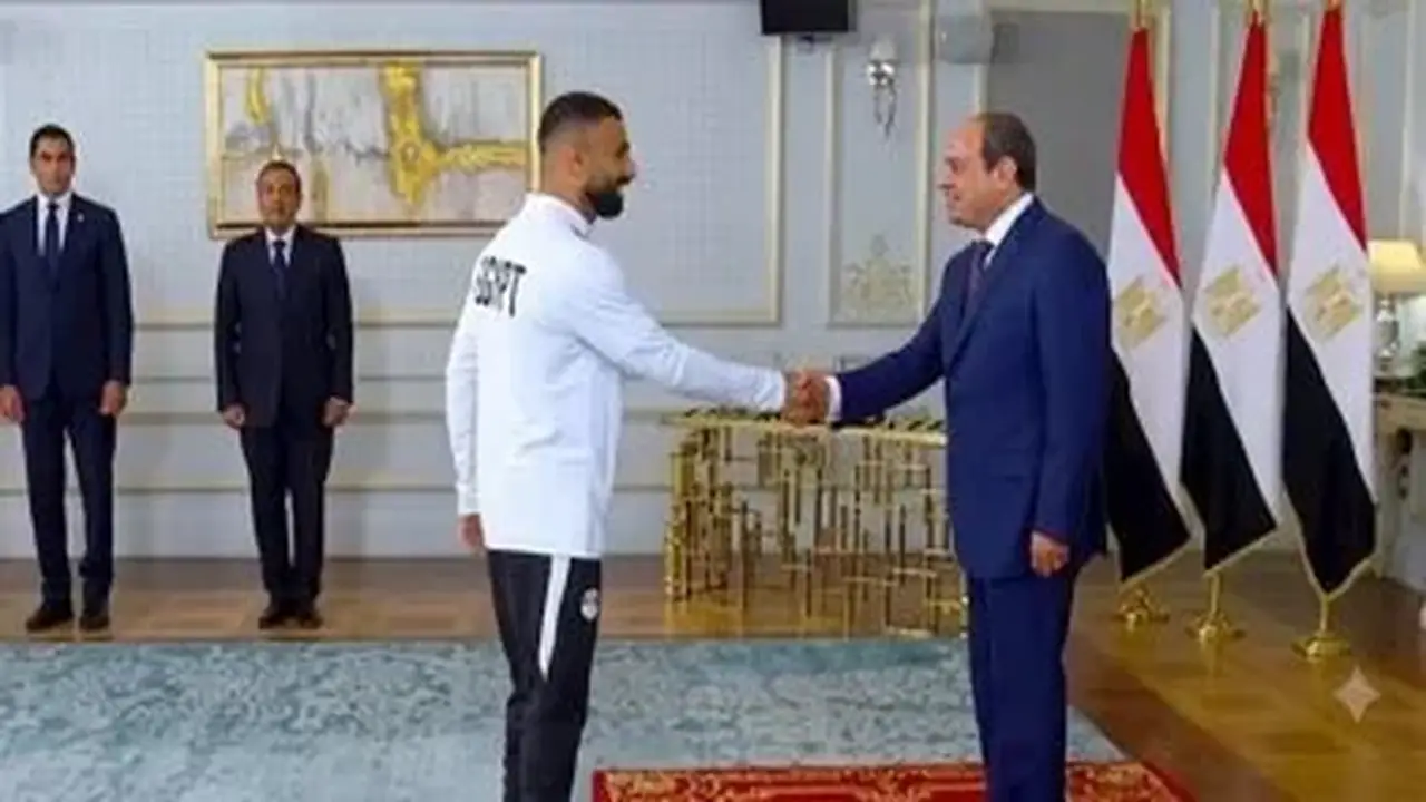 محمد صلاح يشكر الرئيس السيسي على دعمه ويدعو لتحقيق المزيد من الإنجازات