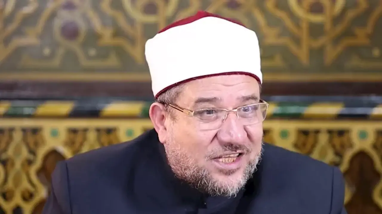 مختار جمعة يقترح مصادرة السفن التي تلقي مخلفاتها في نهر النيل