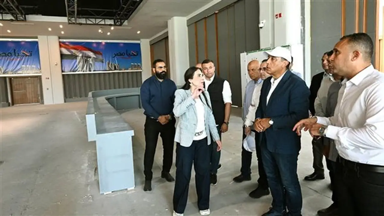 مدبولي يتفقد مركز المؤتمرات والمعارض الدولي والحديقة المتحفية بالعلمين الجديدة