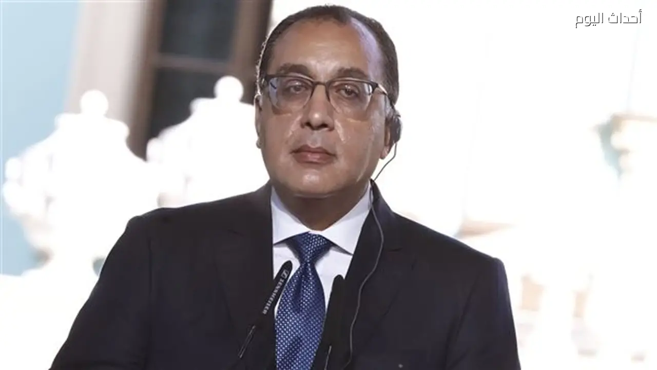 مدبولي يؤكد عدم زيادة أسعار كهرباء المحال الملتزمة بمواعيد الإغلاق