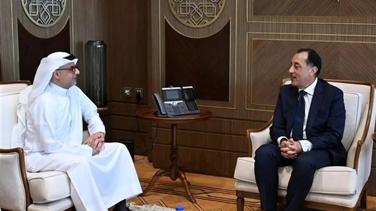مدبولي يتابع مستجدات مشروعات تطوير مدينة رأس الحكمة